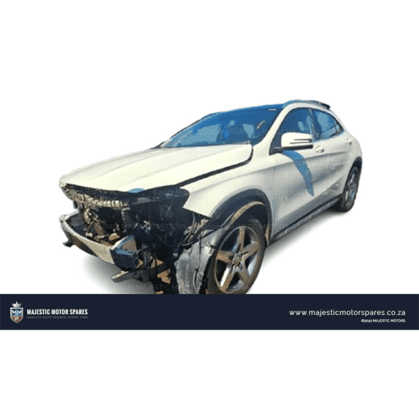 2013 MERCEDES-BENZ GLA220